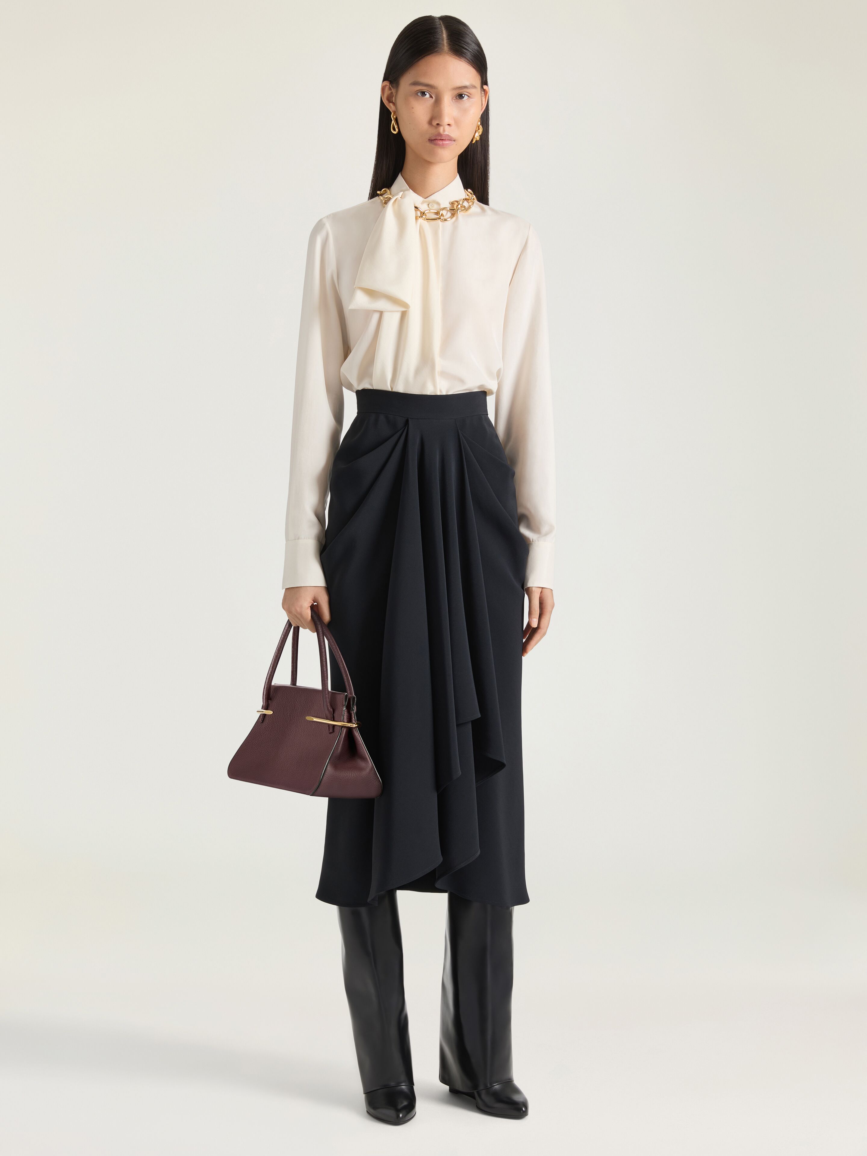Medium Pinch bag in grained leather